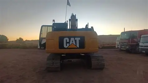 Excavadora Caterpillar 320D — 2018