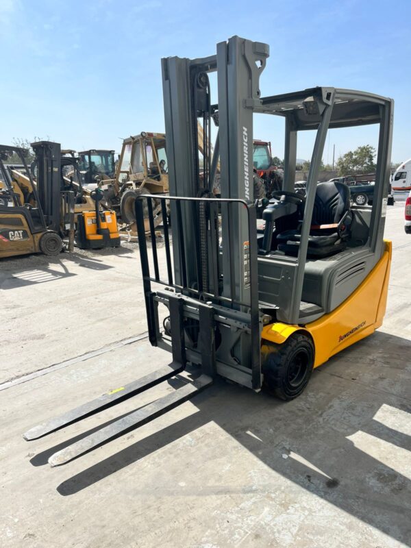 Montacargas Jungheinrich Forklift — 2019