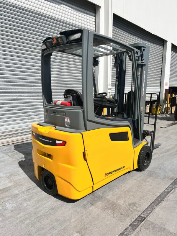 Montacargas Jungheinrich Forklift — 2019